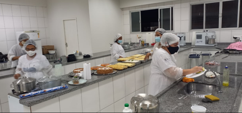 Imagem dos participantes do Curso de Auxiliar de Cozinha